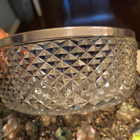 Heavy Glass Bowl from England - Picture 7 of 8